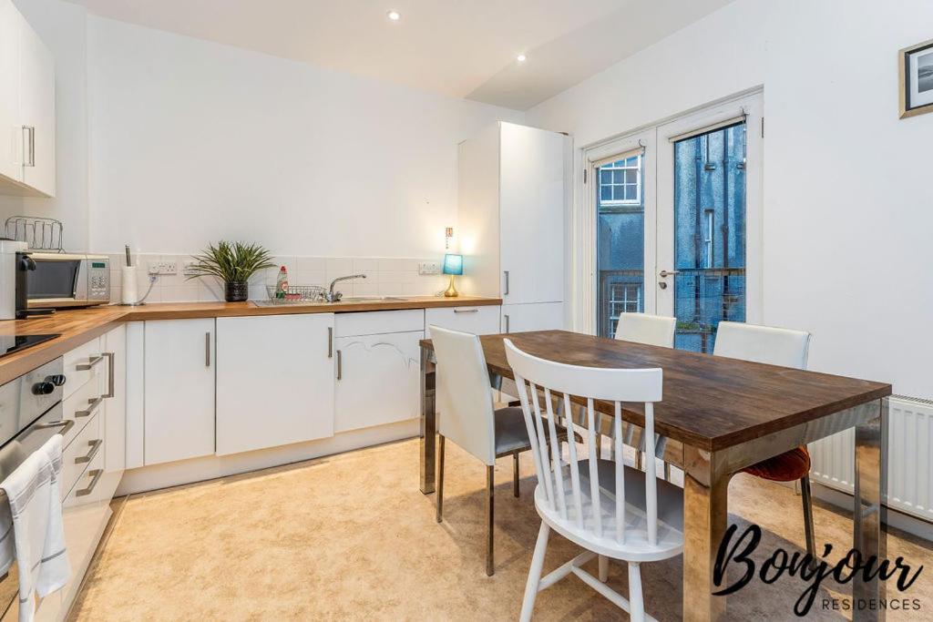 Spacious 2Br-1Ba - Grassmarket - Free Parking By Bonjour Residences Edinburgh Exterior photo